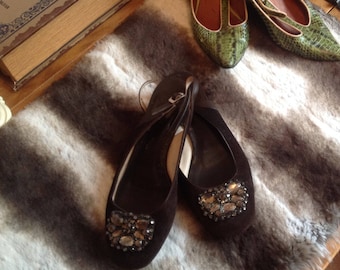 Vintage Boden shoes. Size 4 brown Jewel encrusted shoes.
