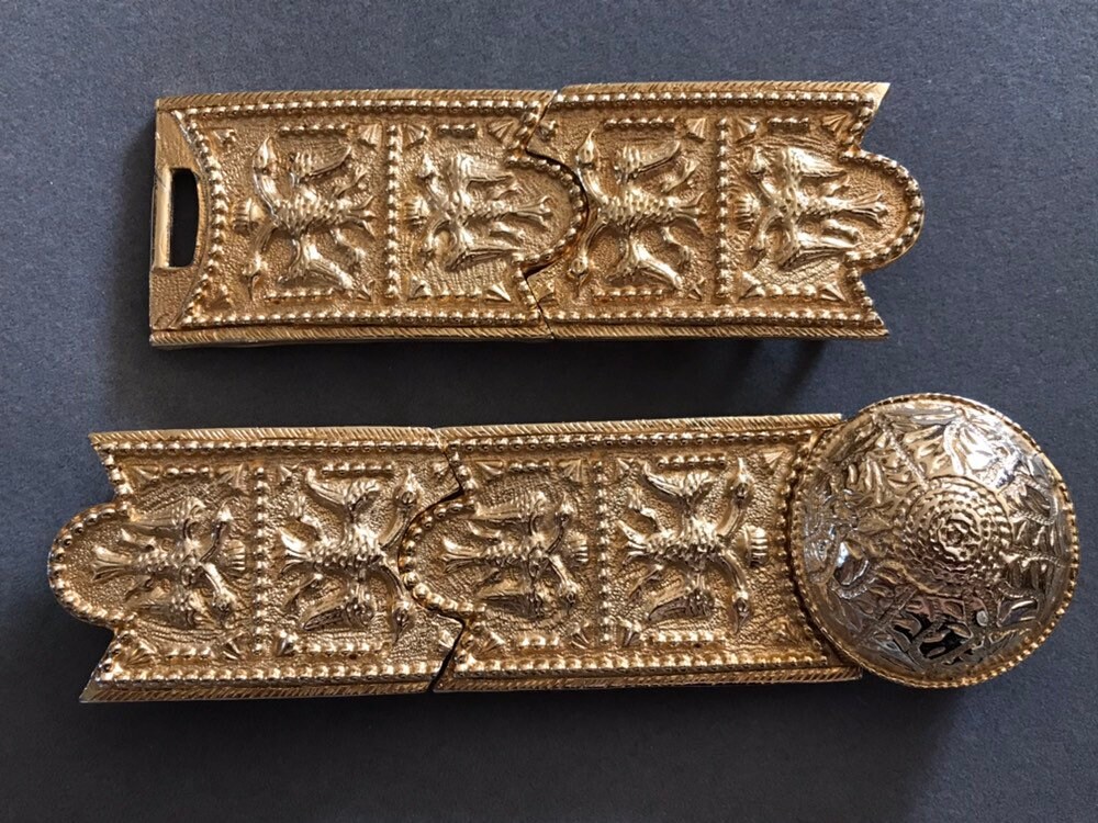 ALEXIS KIRK Gilt Metal Belt Buckle, Etruscan Style, Domed  display picture 3