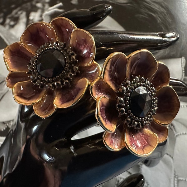 ALANA STEWART Opalescent Plum Enamel Flower Clip On Earrings, Gold Tone Floral Clips, Black Glass, 1990s Vintage Flower Clip Ons