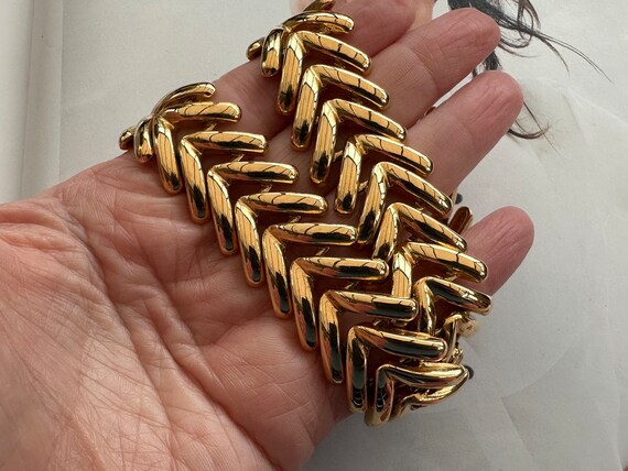ROAN Gold Tone Large Chevron Necklace, Single Str… - image 5