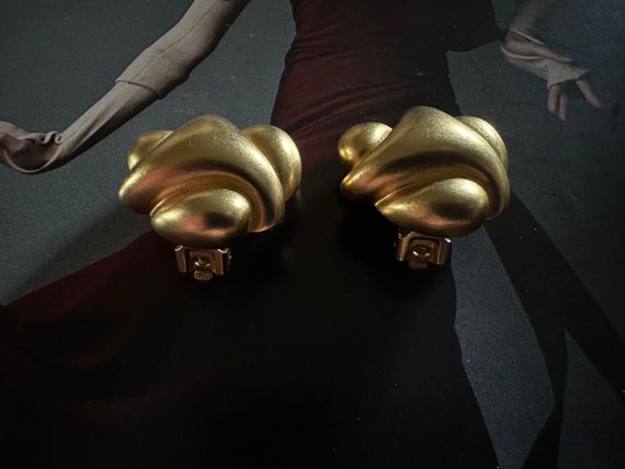 KJL Golden Nugget Clip On Earrings, Brushed Matt … - image 9