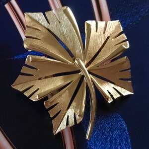 TRIFARI Textured Gold Tone Leaf Brooch, Trifarium, Floral Pin, Vintage Trifari Brooch, Mid Century Pin