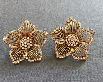 THELMA DEUTSCH Large Flower Clip On Earrings, Gold Tone & Rhinestone Floral Clips, 1980s Vintage Earrings