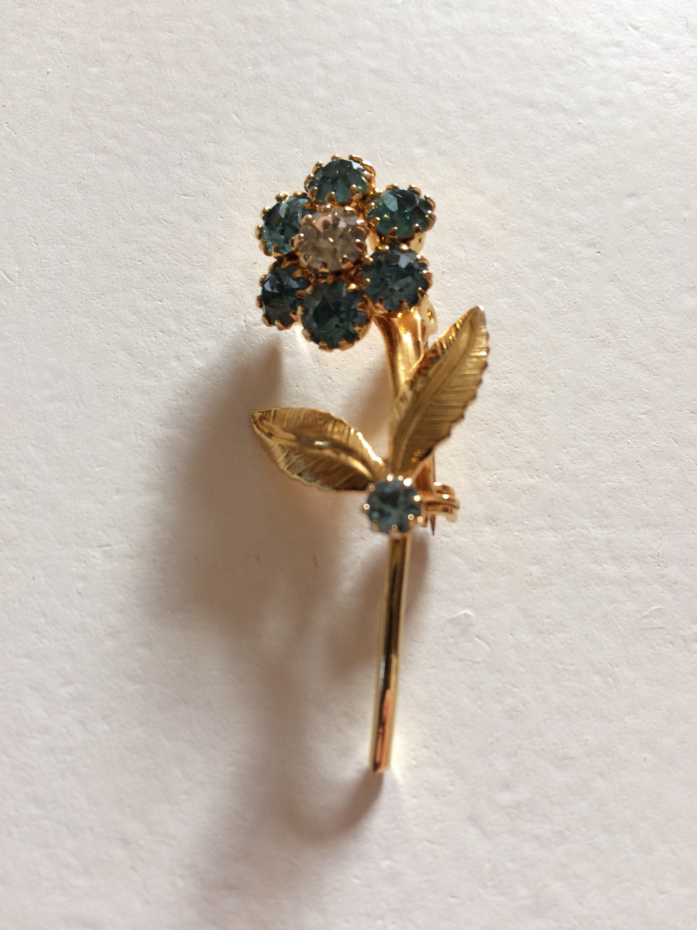 Vintage Clip Brooch Blue Flower with Pearl to Centre Surrounded by Rhinestones
