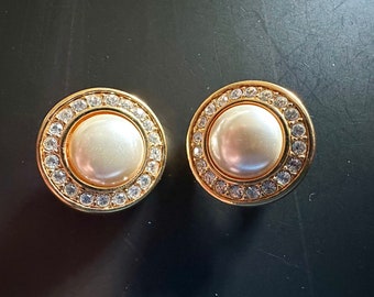 SWAROVSKI Faux Pearl & Clear Crystal Clip On Earrings, Gold Tone Metal, SAL Signed, Circular Clips, 70s/80s Vintage