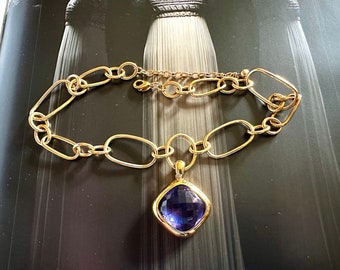 JOAN RIVERS Large Twisted Gold Links Chain, Large Faceted Purple Lucite Cabochon Pendant, Gold Tone Necklace Pendant, 1990s Vintage