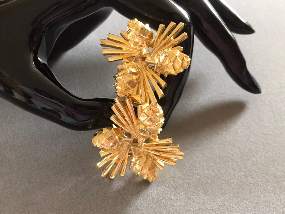 MIMI DI N Gold Tone Belt Buckle, Pinecones & Pine Needles 