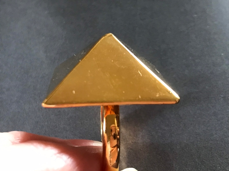 Kenneth Jay Lane Gold Metal Pyramid Ring, KJL Statement Ring, 1990s Vintage Pyramid Ring, U.K Size T.5 image 2