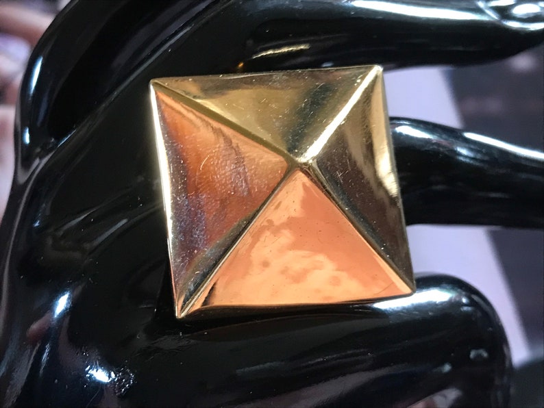 Kenneth Jay Lane Gold Metal Pyramid Ring, KJL Statement Ring, 1990s Vintage Pyramid Ring, U.K Size T.5 image 8