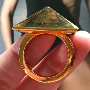 Kenneth Jay Lane Gold Metal Pyramid Ring, KJL Statement Ring, 1990s Vintage Pyramid Ring, U.K Size T.5 image 7