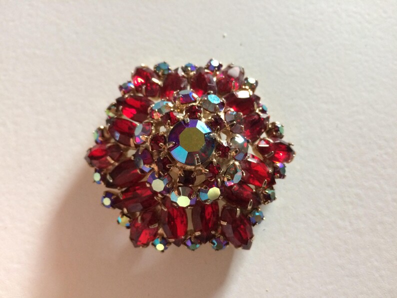 Aurora Borealis Gold Tone Domed Pin Domed /& Layered Red Rhinestone Brooch Red AB Crystals Vintage Brooch