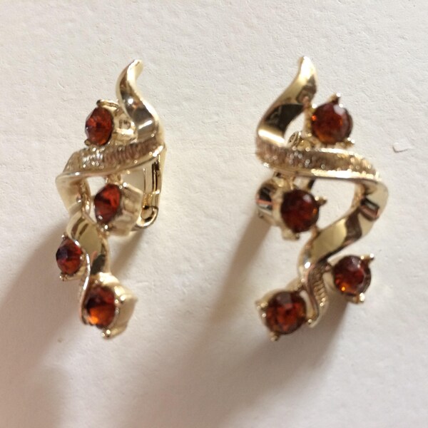 CORO Gold Tone Ribbon & Rhinestone Clip On Earrings