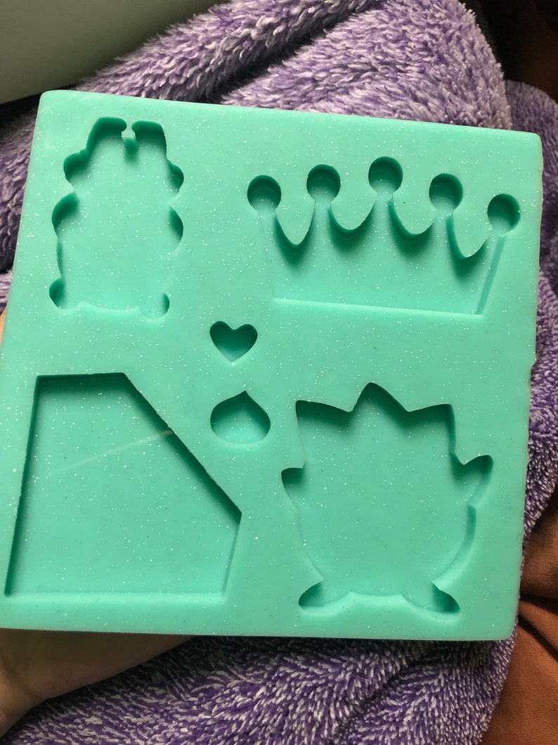 Medium Mold