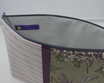 Kulturtasche Zum Aufhängen Von Angelika Patschi - Waschbar, Mit Reißverschlussfach, Gummileiste Und Kleinen Taschen, Lila-grün-blumig, Praktischer Organizer