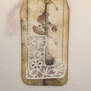 Lace capital letter L for junk journals, scrapbooks and to decorate homemade crafts. 2” high. Any colour, please message me.