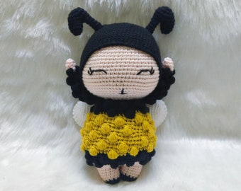 Nana the Little Bee crochet pattern / Bee crochet pattern / Bee amigurumi pattern / Animal crochet pattern