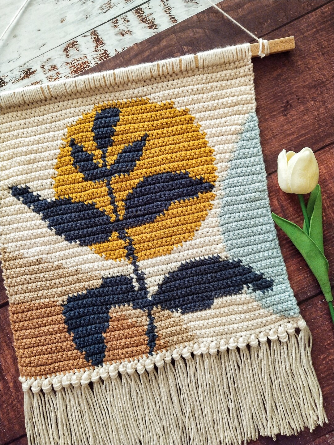 Wall Hanging Crochet Pattern/ Wall Decor Crochet Pattern/ Leaf and Moon