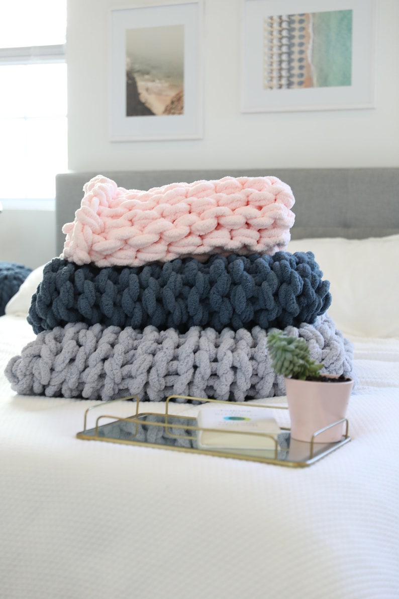 Giant Chunky Knit Blanket - Thumbnail 2
