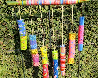 Mobilne dekoracje ogrodowe, dekoracje okienne, drewniane dzwonki wietrzne