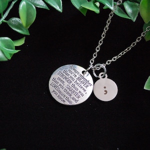 Je bent moediger dan je denkt, sterker dan je lijkt, citaat ketting puntkomma geestelijke gezondheid cadeau