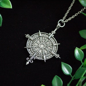 Silver viking Vegvisir Compass Protection Symbol Pendant Necklace gift