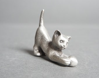 Pine Pewter Playing Cat Figurine, Miniature Pewter Cat and Ball, Ball of Yarn Metal Figurine, Pewter Animals Cat Lover, Kitten Playing