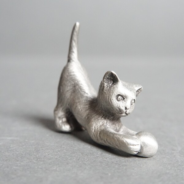 Pine Pewter Playing Cat Figurine, Miniature Pewter Cat and Ball, Ball of Yarn Metal Figurine, Pewter Animals Cat Lover, Kitten Playing