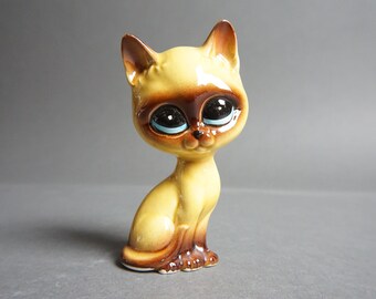 Vintage Miniature Big Eyed Siamese Cat Figurine, Kitschy, Mod, Groovy, Retro Cat Figurine, 1960's, Pitty Kitty, Retouched Ears, Ceramic Cat