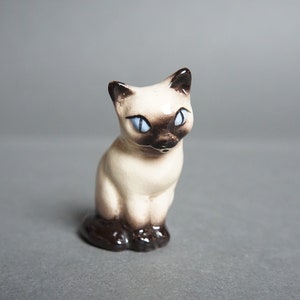Vintage Hagen Renaker Mini Cat Seated Figurine, Early Hagen Renaker Siamese Momma Cat, Ceramic Cat Figurine, Hagen Renaker Siamese Seated