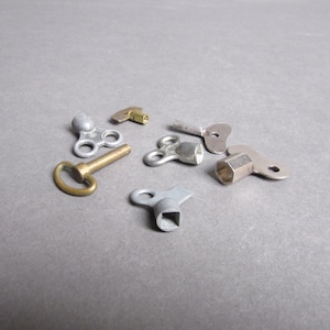 Vintage Clock Key Collection, Assortment, Seven Keys, Vintage Metal Assorted Clock Keys, Clock Parts, Clock Builder, Set of Keys, Variety