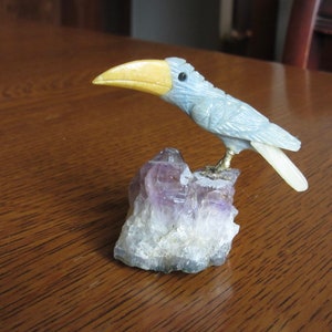 Vintage Carved Stone Bird on Crystal Base, Carved Toucan Figurine, Quartz Crystal Base, Semi Precious Stone Toucan, Miniature Tropical Bird