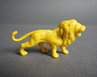 Vintage Miniature Plastic Lion Figurine, Yellow Lion, Tiny Plastic Zoo Animal, Plastic Cat Figurine, Miniature African Lion, Circus, Zoo Toy