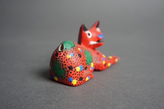 MYLORO VELLOCET アートピース Francisco Hernandez Cruz Wood Carved Figurine, Cat, Fox, Red