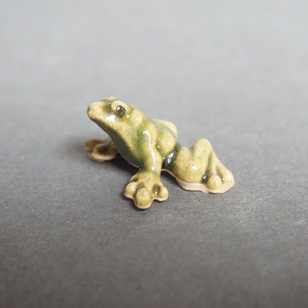 Hagen Renaker Ceramic Frog Figurine, Miniature Baby Frog, Tiny Green Frog Figurine, Green Baby Frog Figurine, Amphibian Figurine, Toad