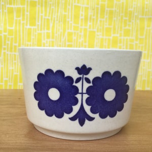 J&G Meakin Blue Alpine sugar bowl or small basin.