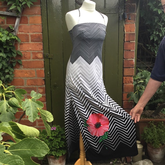 70’s maxi summer dress, geometric poppy design. S… - image 3