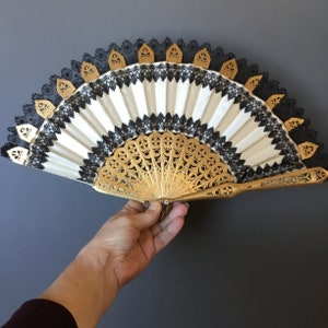 Antique folding fan for display, made of silk, lace and wood. Very elegant, beautiful decor piece.