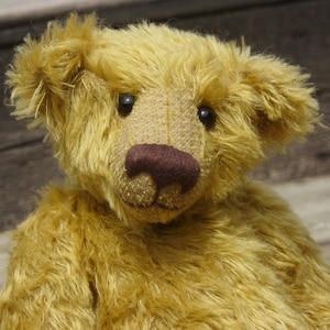 Big Dibley PDF-LADDNING Mönster för ledad nallebjörn av Barbara-Ann Bears för att göra en lite udda, traditionell nallebjörn med mittsöm.