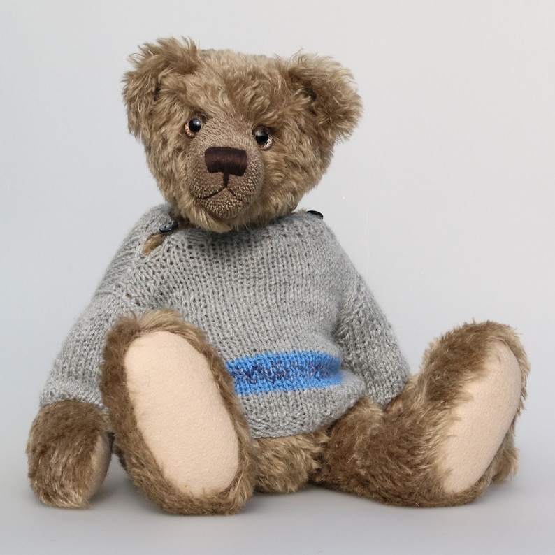 Grimble, pdf DOWNLOAD traditional jointed teddy bear sewing pattern by Barbara-Ann Bears for a traditional 17 inch/43cm mohair teddy bear image 6