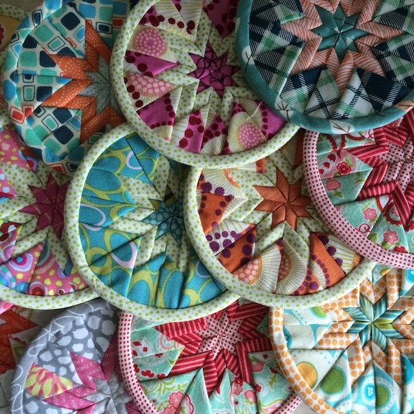 Get#ready#for#Christmas#sale! Pattern pdf downloads just 4.95!!   Becky's Easy Folded Star quilted coaster pattern download