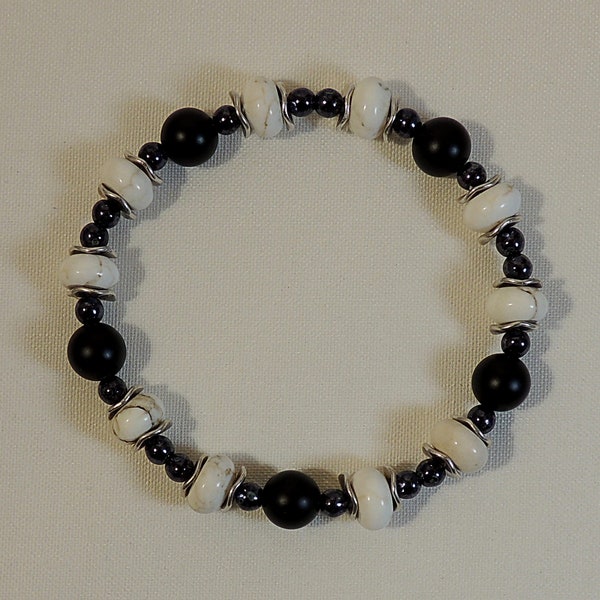 Bracelet perles en magnésite, onyx et perles de verre Tchèque noires