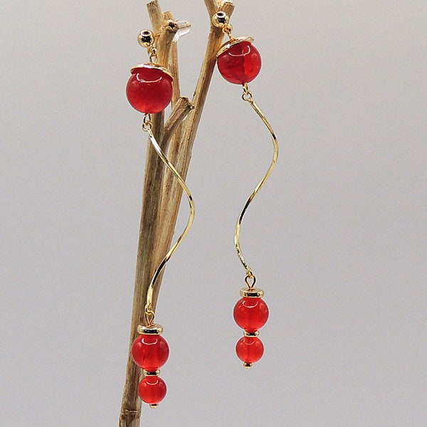 Boucles d'oreilles perles en gypse rouge et connecteur fil torsadé doré