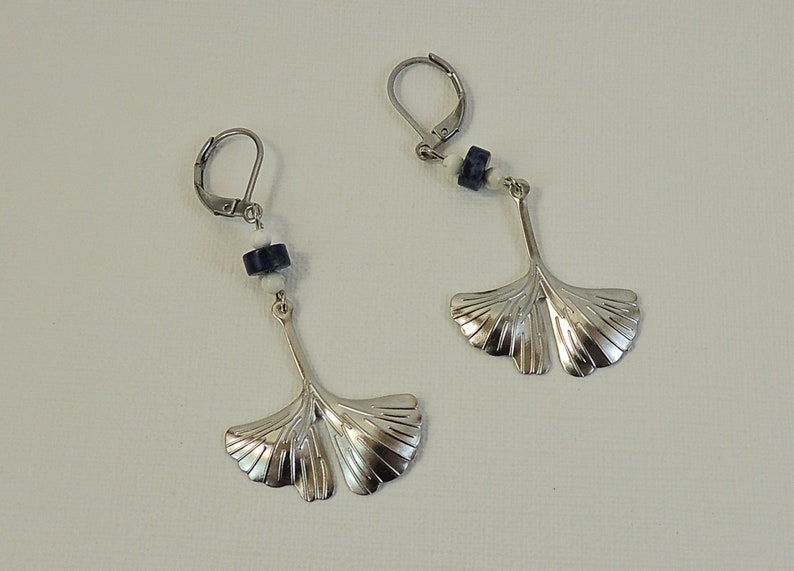 Earrings pendant ginkgo sheet in silver inoxydal steel and lapis lazuli beads image 1