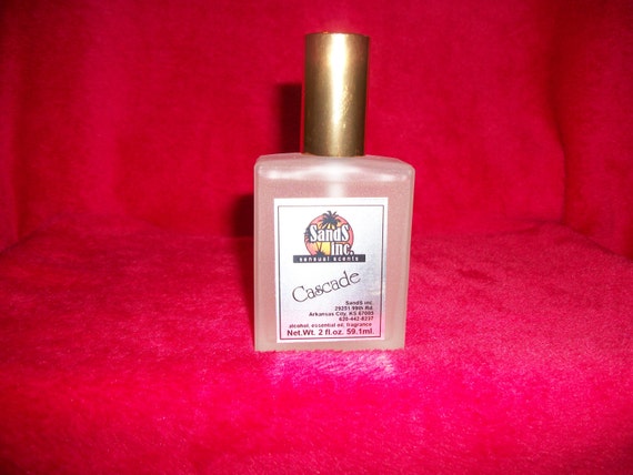 Cascade perfume top