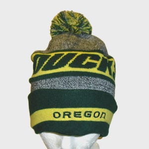 Oregon Ducks University Beanie Pom Cuffed Winter Hat cap New Top of the World