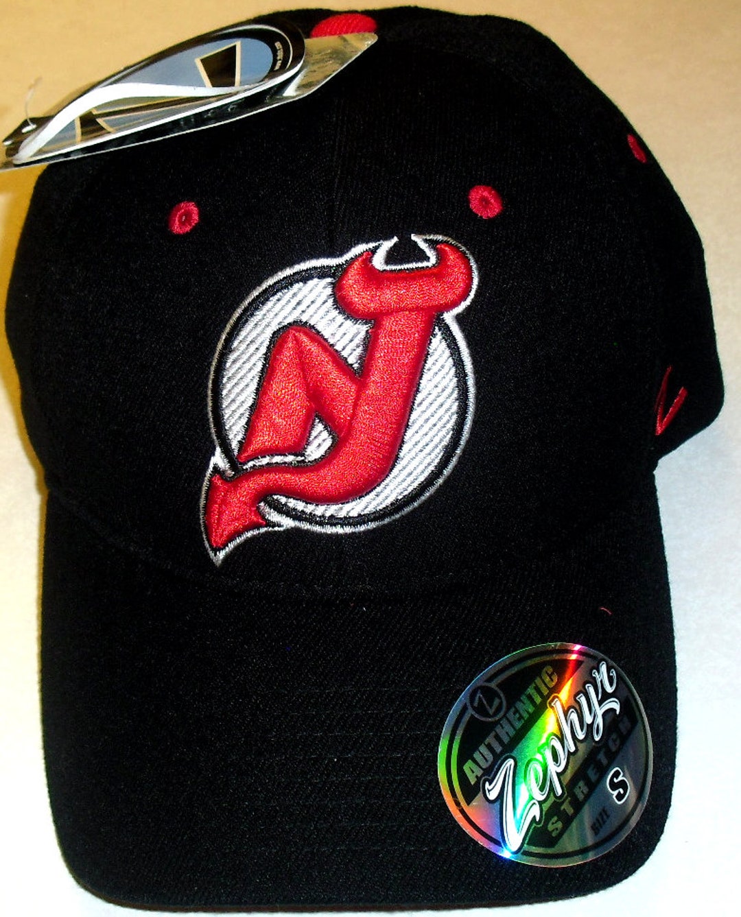 New Jersey Devils Black and Gray Hat Adjustable American Needle New with  Tags