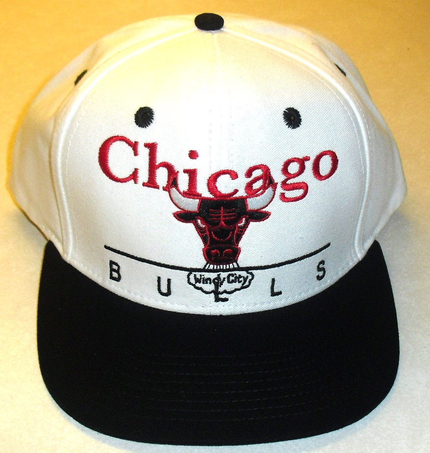 Chicago Bulls Adidas Mens Vintage Cursive Logo Red T Shirt