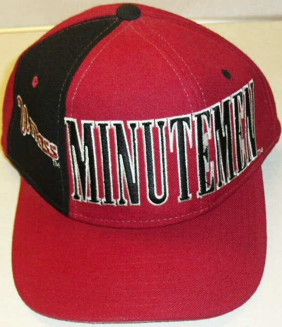 U Mass Umass Minutemen (STARTER) 90s Vintage Origi