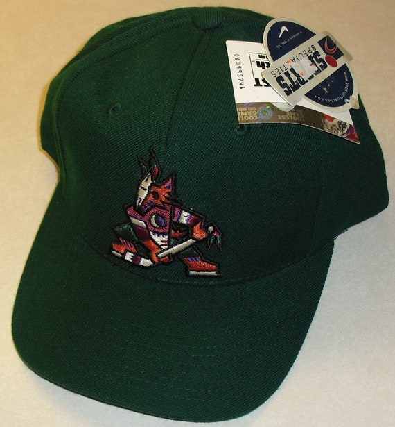 vintage coyotes hat