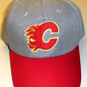 Vintage Mesh Calgary Flames Snapback Trucker Hat 